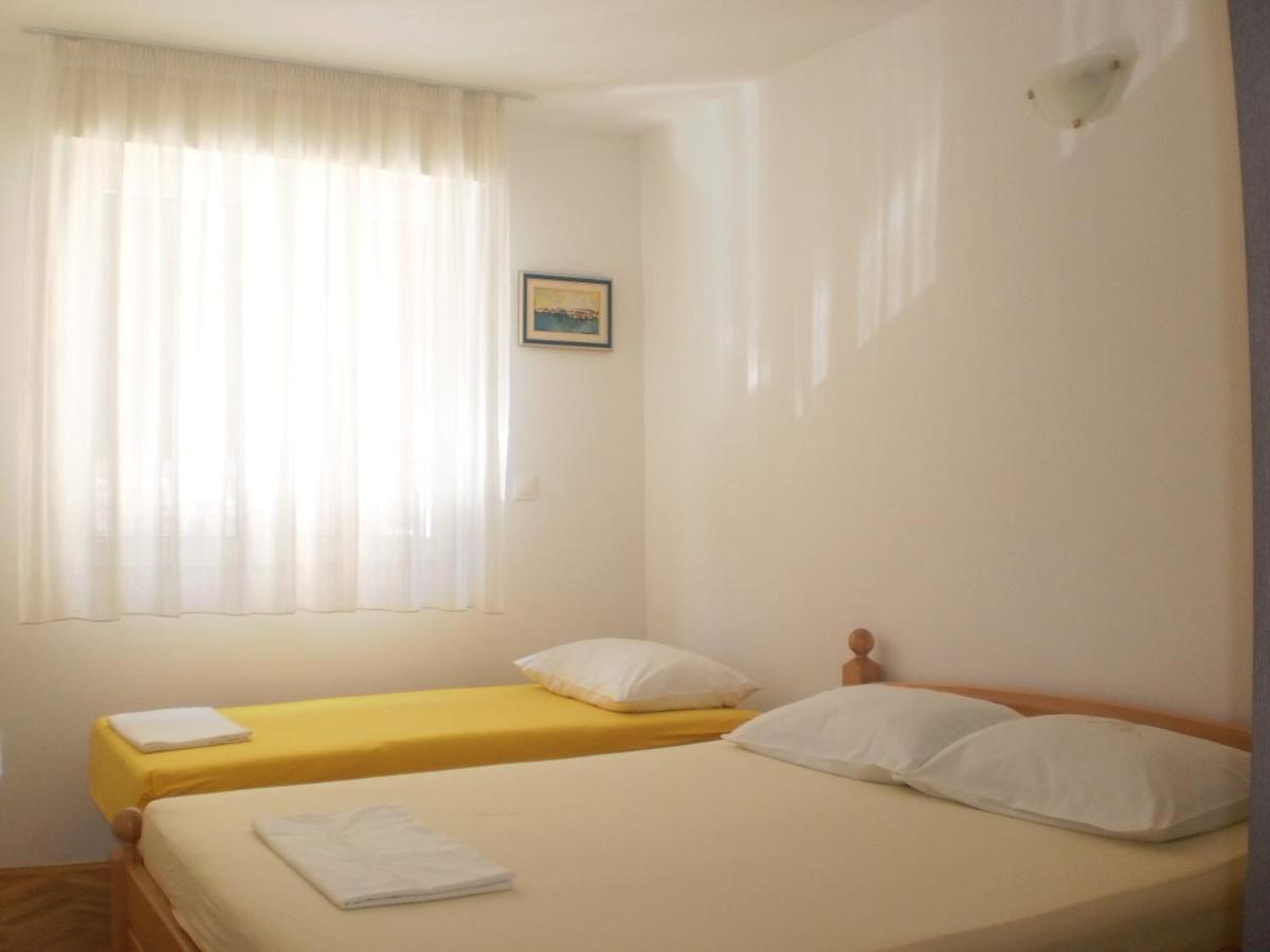 Apartment Lana Omiš Exteriör bild