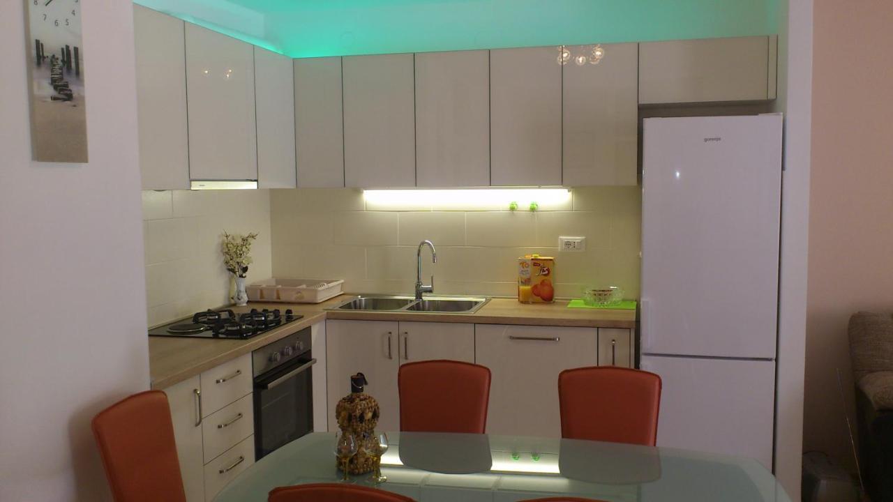 Apartment Lana Omiš Exteriör bild