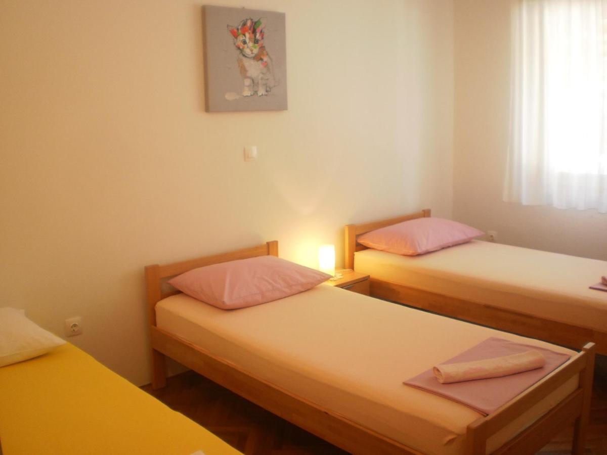 Apartment Lana Omiš Exteriör bild